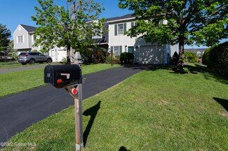 50 Bridgewood Ln, Watervliet, NY 12189