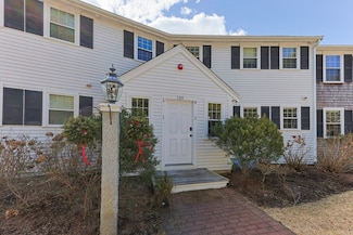 109 Misty Meadow Ln Unit 2, North Chatham, MA 02650