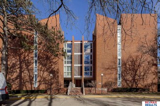 3702 Jackson St Unit P03, Omaha, NE 68105