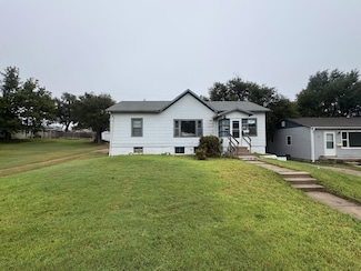 1704 5th Ave, Dodge City, KS 67801