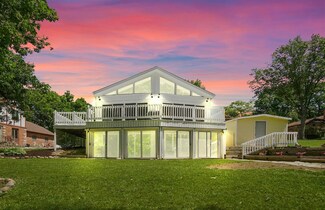 2442 E Lakeshore Dr, Crown Point, IN 46307