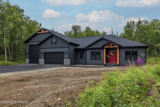 9012 E Wolf Creek Rd, Wasilla, AK 99654
