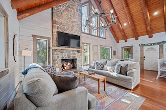 198 McGowen Acres Rd, Broken Bow, OK 74728