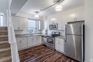 20 Beacon Way Unit T-B04, Jersey City, NJ 07304