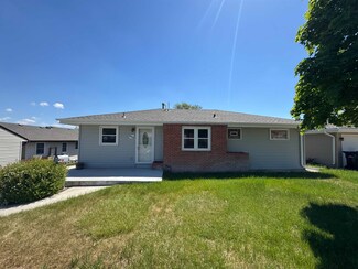 705 W 7th St, Mc Cook, NE 69001