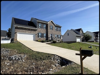 189 Traverse Dr, Evington, VA 24550