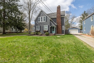 8358 Mapleway Dr, Olmsted Falls, OH 44138