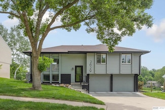 2629 N 129th Cir, Omaha, NE 68164