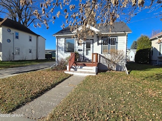 306 Maple St, Crookston, MN 56716