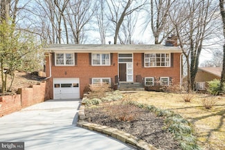 3035 Hazelton St, Falls Church, VA 22044