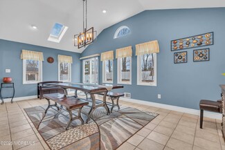 979 Mcguire Dr, Toms River, NJ 08753