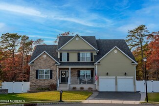 3 Fallow Ct, Bayville, NJ 08721