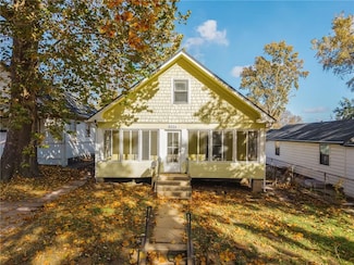 8806 E Smart Ave, Independence, MO 64053