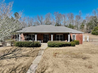 630 E Poplar Ave, Selmer, TN 38375