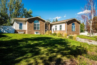 2027 Summit Dr, Sheridan, WY 82801