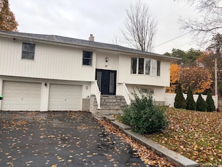 1 Gilford Ct, Melville, NY 11747