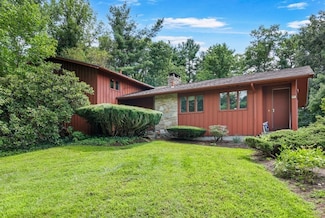 17 Crowningshield Dr, Paxton, MA 01612