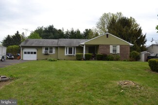 1527 Green Lane Rd, Lansdale, PA 19446