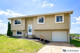 4104 N 213th Cir, Elkhorn, NE 68022