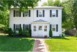 9 Suosso Ln, Plymouth, MA 02360
