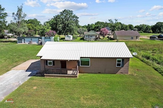506 W Henderson St, Mount Enterprise, TX 75681