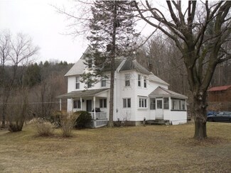 31 White Birch Ln, Pownal, VT 05261