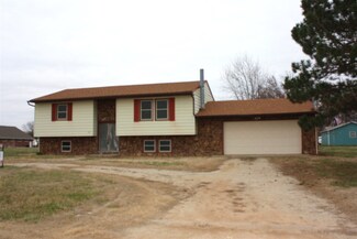 202 Riverview St, Douglass, KS 67039