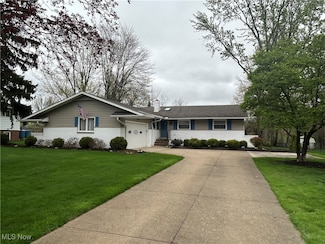 2821 Amelia Dr, Broadview Heights, OH 44147