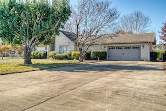 302 Birdie Cir, Russellville, KY 42276