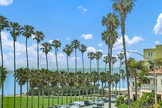 8040 Girard Ave Unit 2, La Jolla, CA 92037