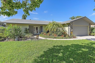4814 Country Oaks Blvd, Sarasota, FL 34243