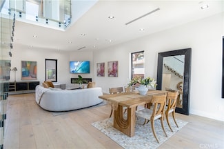 10943 Pickford Way, Culver City, CA 90230