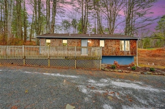 3765 Route 715, Henryville, PA 18332