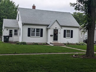 109 N 8th St, Mapleton, IA 51034
