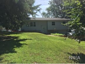 422 S 2nd St, Moville, IA 51039