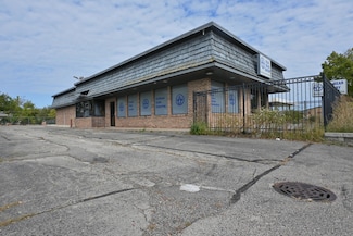 622 3 Mile Rd, Racine, WI 53402