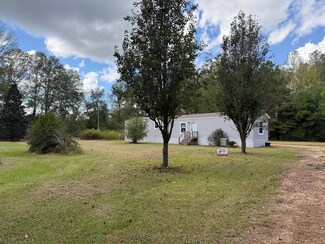1019 Friendship Cir, McComb, MS 39648
