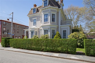 16 Catherine St Unit 1, Newport, RI 02840