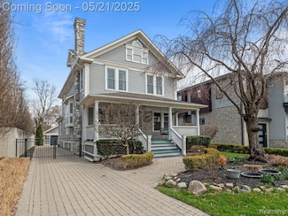 731 S Bates St, Birmingham, MI 48009