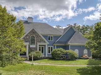 35 Andover Country Club Ln, Andover, MA 01810