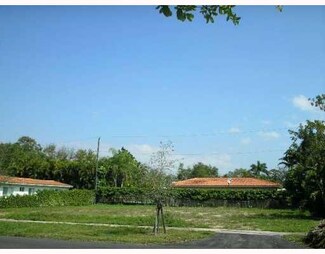 6825 Tordera St, Coral Gables, FL 33146