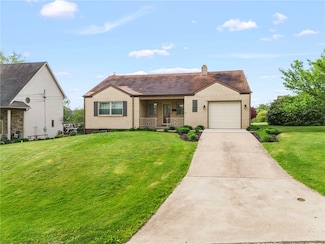 802 Gladden Rd, Canonsburg, PA 15317