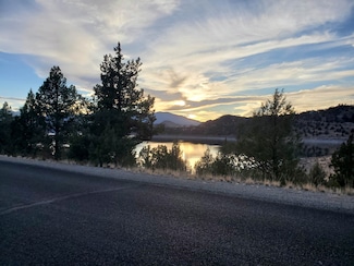 Unit 3 Lot 141 Lake Shore Dr, Weed, CA 96094