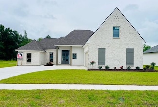 117 River Place Dr, Hahnville, LA 70057