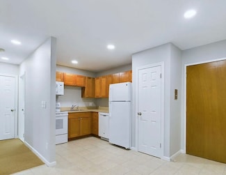 445 Pleasant St Unit 36, Weymouth, MA 02190