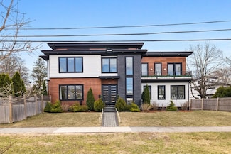706 Saw Mill Brook Pkwy, Newton Center, MA 02459