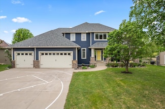 6287 W Shadow Lake Dr, Circle Pines, MN 55014