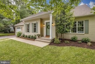 1204 Dulaney Woods Rd, Cockeysville, MD 21030