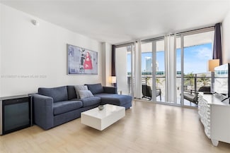 2155 Washington Ct Unit 401N, Miami Beach, FL 33139