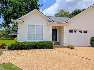 130 Lake Eagle Dr, Thomasville, GA 31792